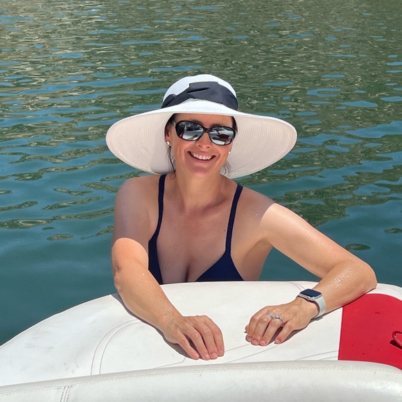 Meet your Posher, Christine - Picture 4 of 4